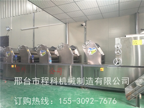 大型全自動(dòng)爬桿商用壓面機(jī) (2)